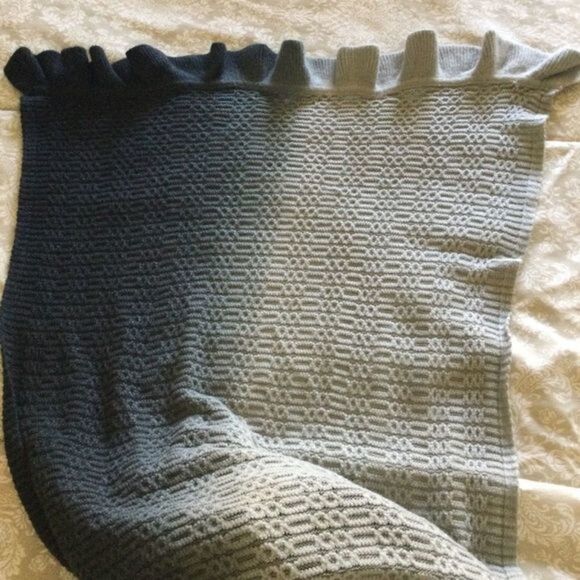 RUFFLED Ombré Colored Rectangular‎ Knit Scarf - Picture 8 of 9